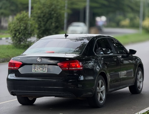 Volkswagen Passat SE (2012) – Foreign Used, Smooth Drive, Comfortable Interior