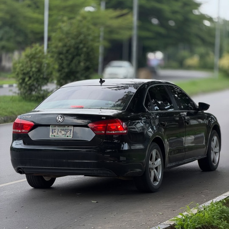 Volkswagen Passat SE (2012) – Foreign Used, Smooth Drive, Comfortable Interior image