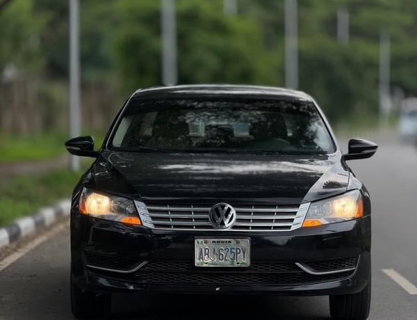 Volkswagen Passat SE (2012) – Foreign Used, Smooth Drive, Comfortable Interior