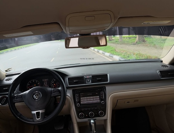 Volkswagen Passat SE (2012) – Foreign Used, Smooth Drive, Comfortable Interior
