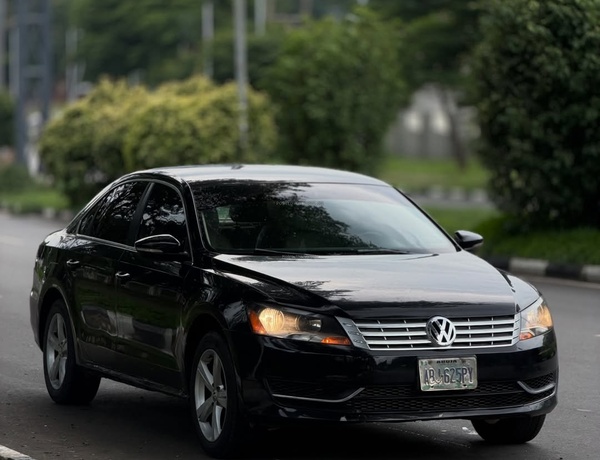 Volkswagen Passat SE (2012) – Foreign Used, Smooth Drive, Comfortable Interior