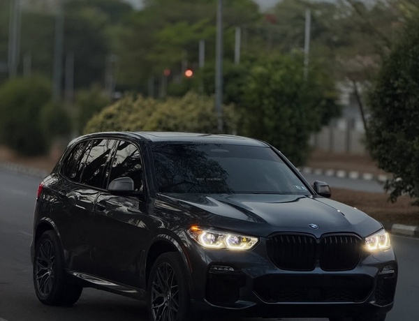 Powerful BMW X5 M50i – Luxury Meets Performance