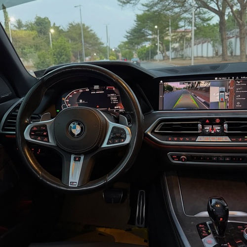 Powerful BMW X5 M50i – Luxury Meets Performance