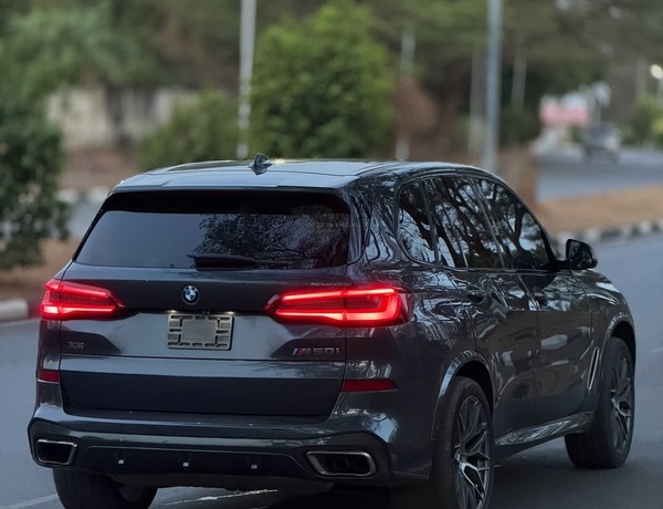 Powerful BMW X5 M50i – Luxury Meets Performance