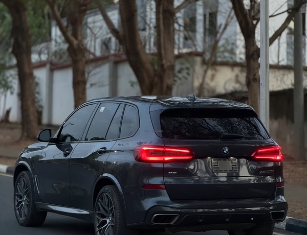 Powerful BMW X5 M50i – Luxury Meets Performance