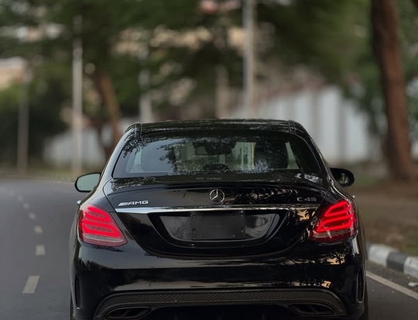 Premium AMG Sedan – Mercedes-Benz C43 AMG 2017 Foreign Used 