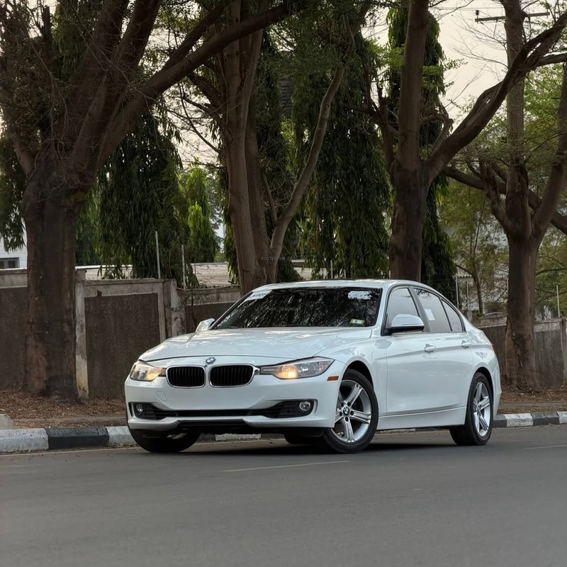 Premium Sedan Alert – BMW 328i 2014 Full Option Ready image