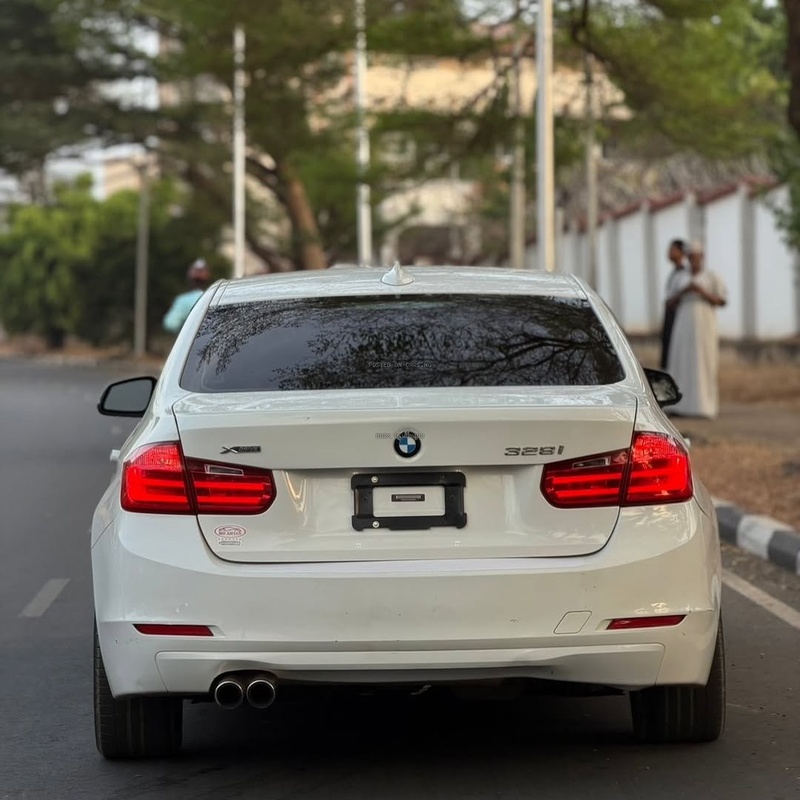 Premium Sedan Alert – BMW 328i 2014 Full Option Ready image