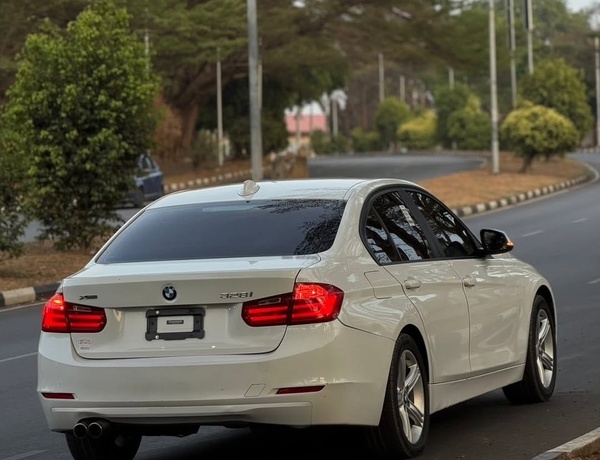 Premium Sedan Alert – BMW 328i 2014 Full Option Ready