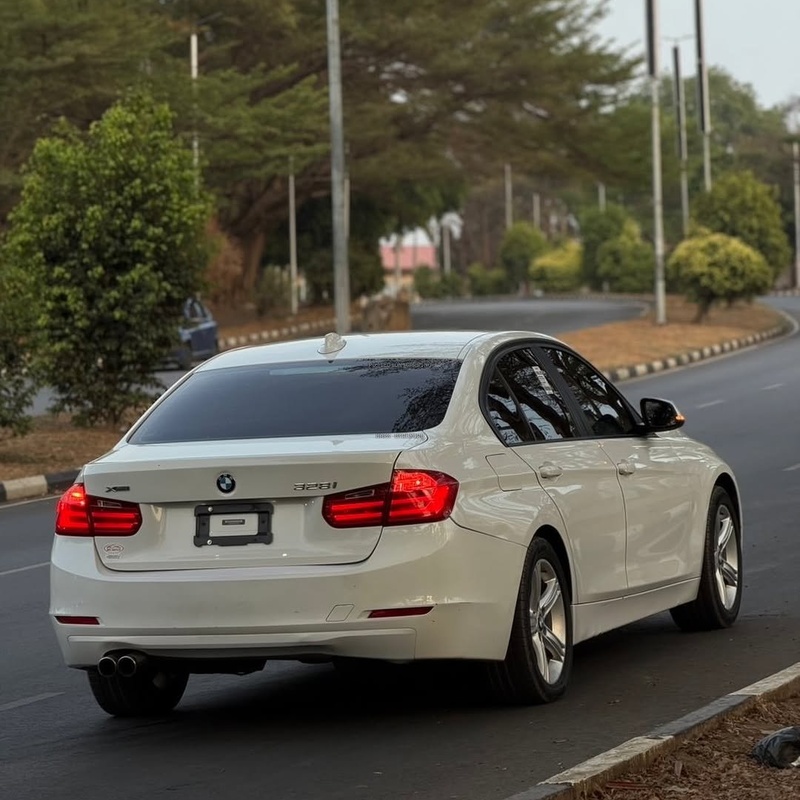 Premium Sedan Alert – BMW 328i 2014 Full Option Ready image
