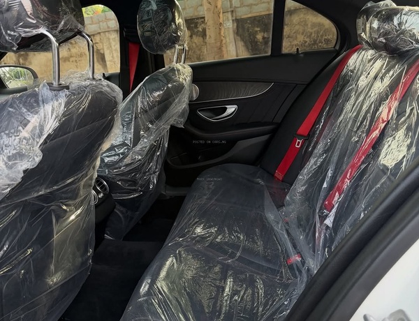 Premium Sedan – Mercedes-Benz C350 2016 – Foreign Used Full Option Available