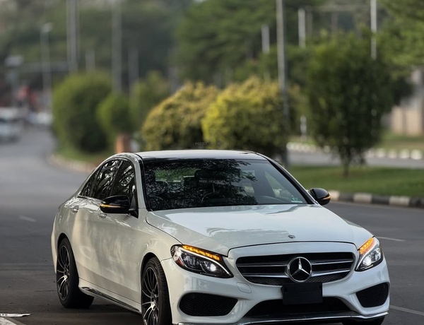 Premium Sedan – Mercedes-Benz C350 2016 – Foreign Used Full Option Available