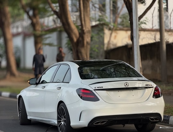 Premium Sedan – Mercedes-Benz C350 2016 – Foreign Used Full Option Available