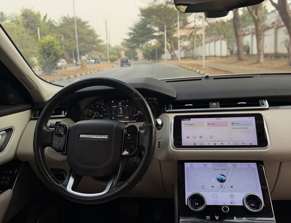 Foreign Used Land Rover Range Rover 2018 for Sale In Abuja