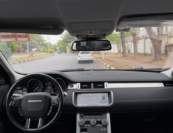 RANGE ROVER EVOQUE 2017 FOREIGN USED – CLEAN, SUPER SHARP & READY