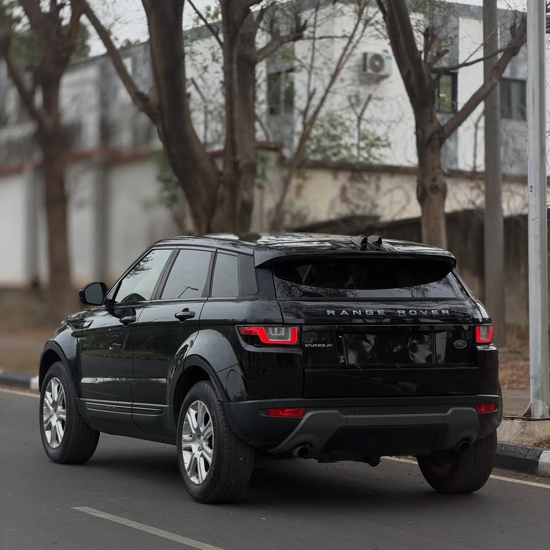 RANGE ROVER EVOQUE 2017 FOREIGN USED – CLEAN, SUPER SHARP & READY image