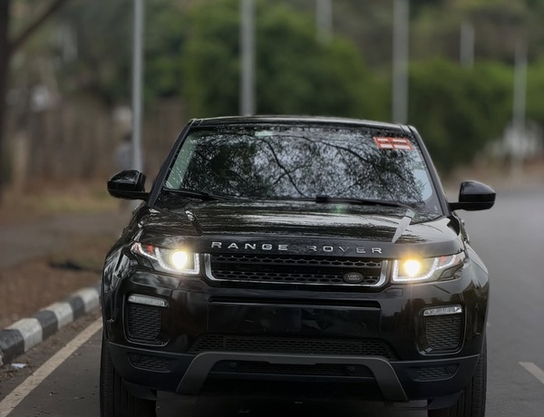 RANGE ROVER EVOQUE 2017 FOREIGN USED – CLEAN, SUPER SHARP & READY