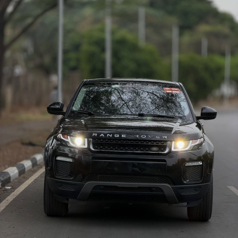 RANGE ROVER EVOQUE 2017 FOREIGN USED – CLEAN, SUPER SHARP & READY image