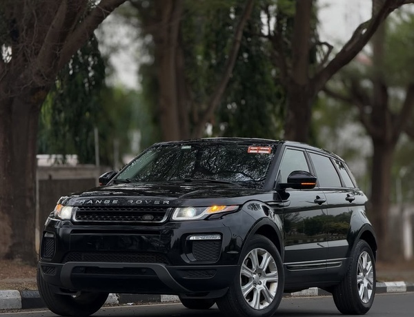 RANGE ROVER EVOQUE 2017 FOREIGN USED – CLEAN, SUPER SHARP & READY