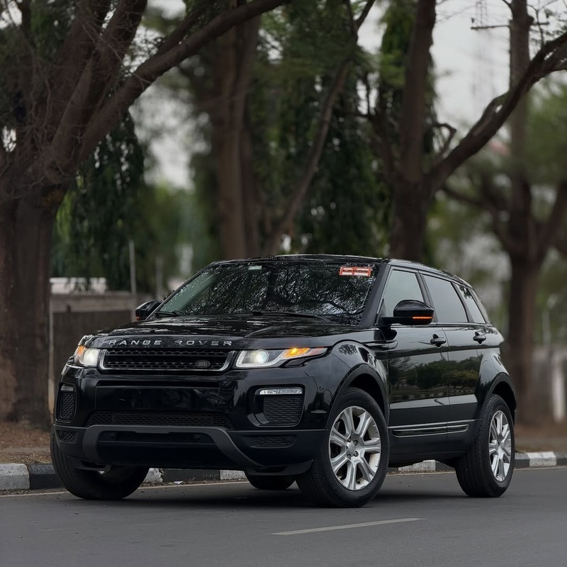 RANGE ROVER EVOQUE 2017 FOREIGN USED – CLEAN, SUPER SHARP & READY image