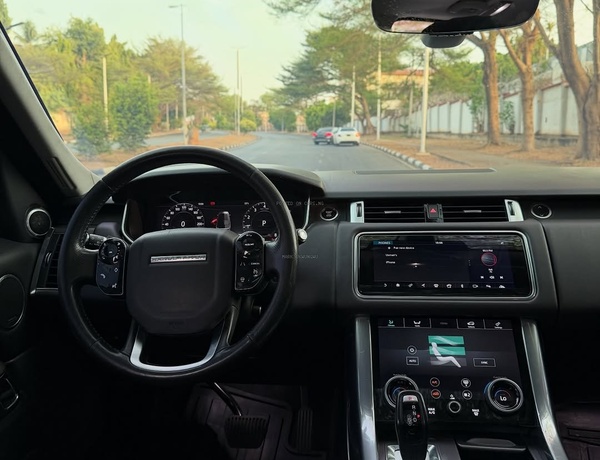 Foreign Used RANGE ROVER HSE 2020 FULL OPTION – TOKUNBO