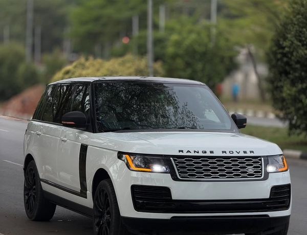 RANGE ROVER VOGUE 2015 FOR SALE – FOREIGN USED, FIRST BODY CONDIT