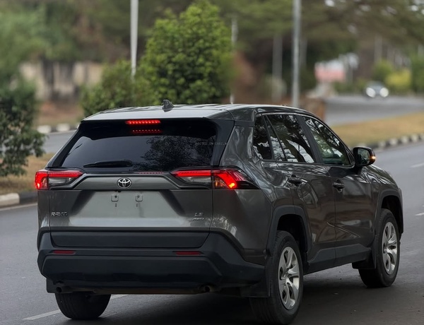 Reliable SUV – Toyota RAV4 2023 Available Now