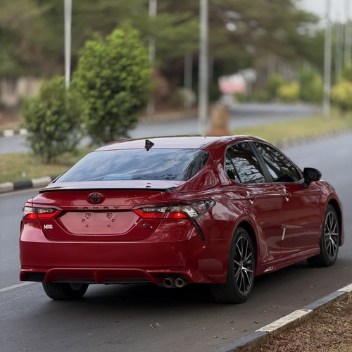 SHARP TOYOTA  CAMRY 2021  FOR SALE – FOREIGN USED, FULLY LOADED