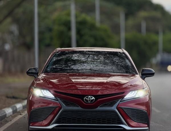 SHARP TOYOTA  CAMRY 2021  FOR SALE – FOREIGN USED, FULLY LOADED