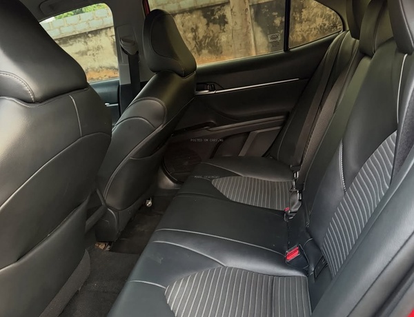 SHARP TOYOTA  CAMRY 2021  FOR SALE – FOREIGN USED, FULLY LOADED