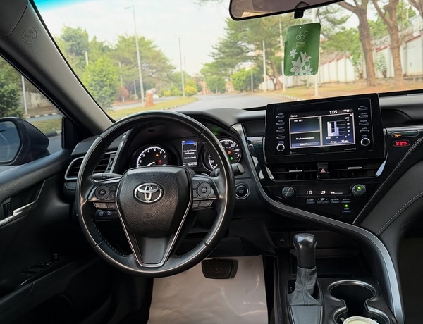SHARP TOYOTA  CAMRY 2021  FOR SALE – FOREIGN USED, FULLY LOADED