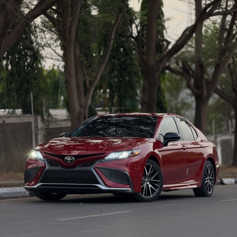 SHARP TOYOTA  CAMRY 2021  FOR SALE – FOREIGN USED, FULLY LOADED image