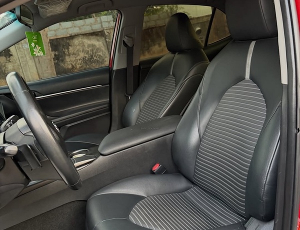 SHARP TOYOTA  CAMRY 2021  FOR SALE – FOREIGN USED, FULLY LOADED