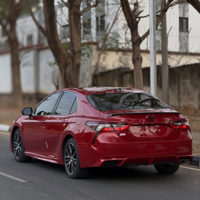 SHARP TOYOTA  CAMRY 2021  FOR SALE – FOREIGN USED, FULLY LOADED image