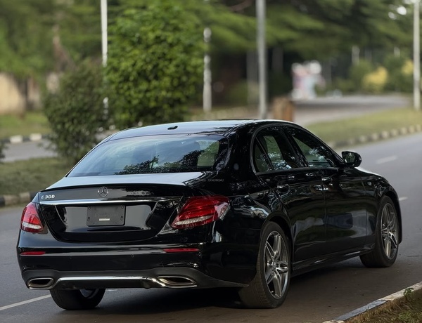 MERCEDES-BENZ E300 2017 FOR SALE