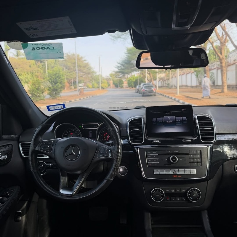 Foreign Used Mercedes-Benz GLE350 2017 – Luxury, Space & Road Presence image