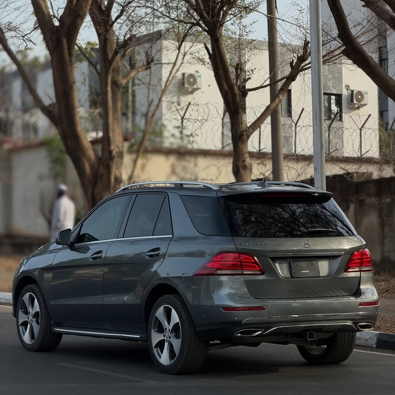 Foreign Used Mercedes-Benz GLE350 2017 – Luxury, Space & Road Presence image