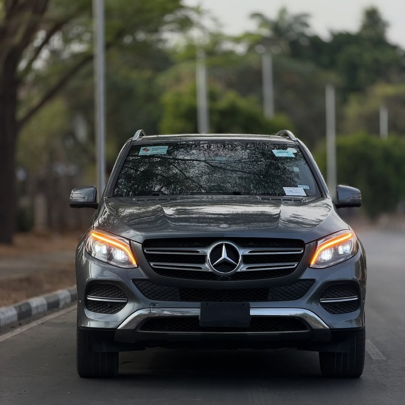 Foreign Used Mercedes-Benz GLE350 2017 – Luxury, Space & Road Presence image