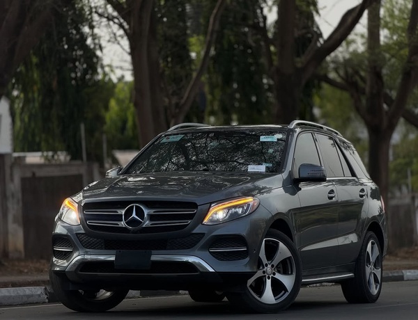 Foreign Used Mercedes-Benz GLE350 2017 – Luxury, Space & Road Presence