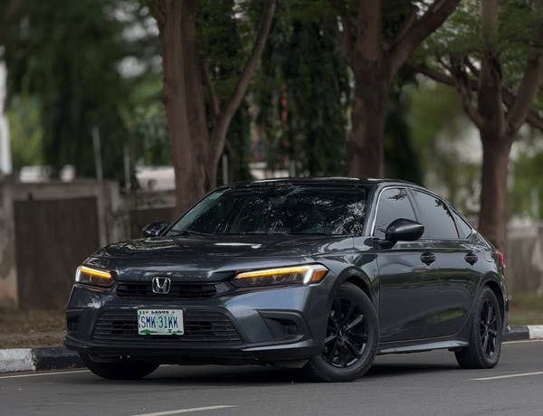 2021 HONDA CIVIC – FOREIGN USED | SPORTY & RELIABLE SEDAN 