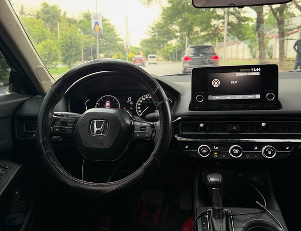 2021 HONDA CIVIC – FOREIGN USED | SPORTY & RELIABLE SEDAN 