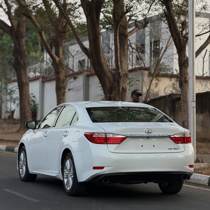 Foreign Used 2015 Lexus ES350 for Sale In Abuja image