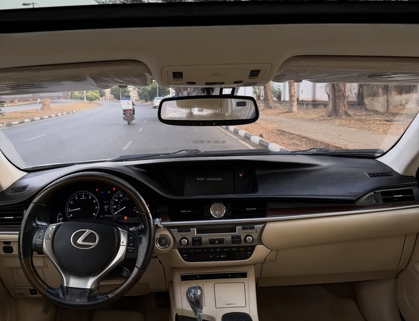 Foreign Used 2015 Lexus ES350 for Sale In Abuja