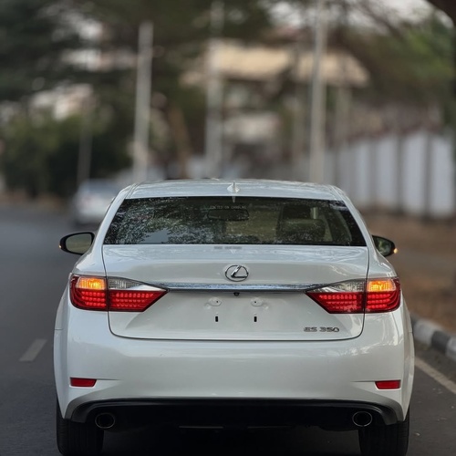 Foreign Used 2015 Lexus ES350 for Sale In Abuja