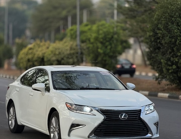 Foreign Used 2015 Lexus ES350 for Sale In Abuja