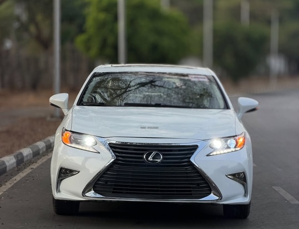 Foreign Used 2015 Lexus ES350 for Sale In Abuja