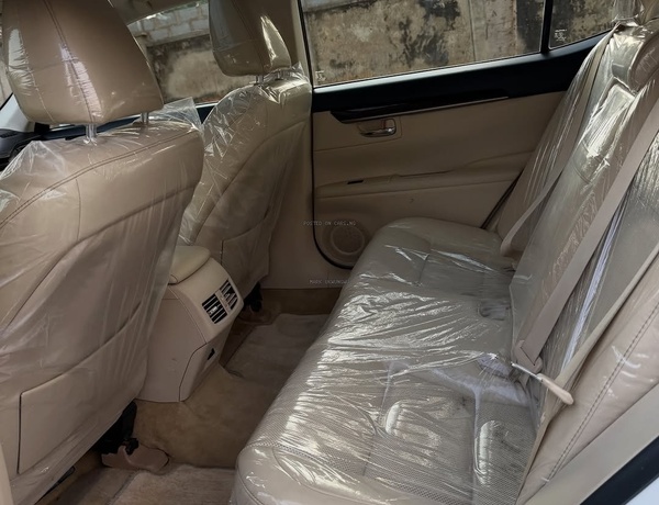 Foreign Used 2015 Lexus ES350 for Sale In Abuja