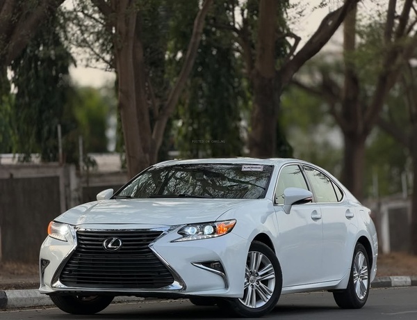 Foreign Used 2015 Lexus ES350 for Sale In Abuja