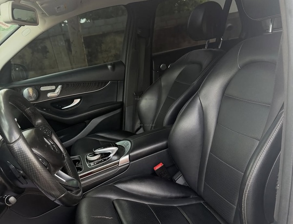 Sharp  Mercedes-Benz GLC300 2016  Foreign Used – Smooth Drive, Clean Interior
