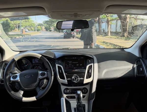 FOREIGN USED FORD FOCUS TITANIUM 2013 MODEL FOR SALE IN ABUJA